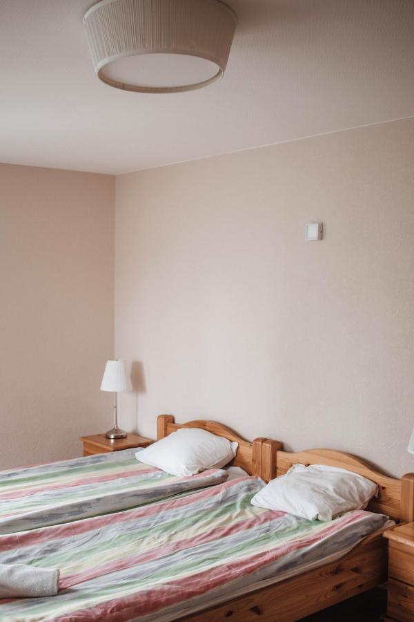 Rabbit Hotel Raiskums Eksteriør bilde